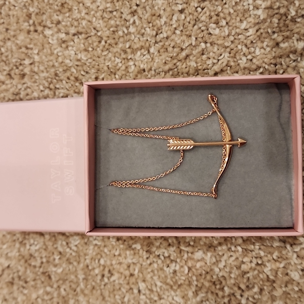 Taylor Swift lover necklace